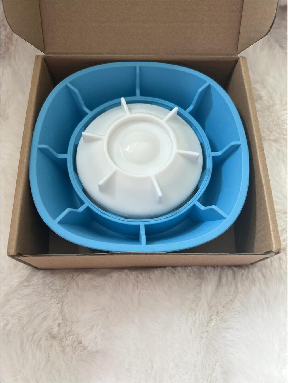 Yipetor Slow Feeder Dog Bowl with Rolling Ball - No Spill Treat Dish NEW IN BOX! - Picture 2 of 7